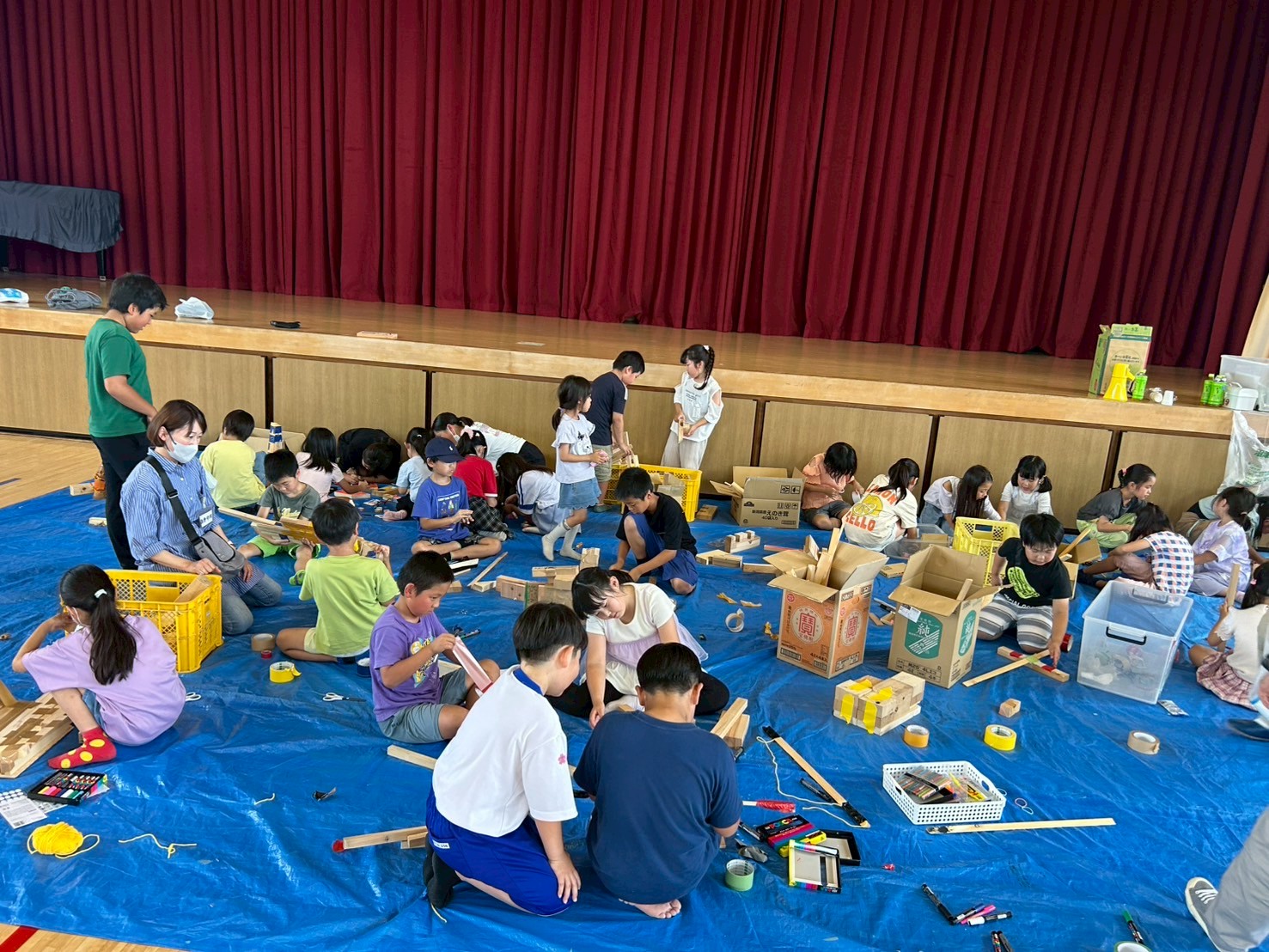 片浜小学校学童保育の子たちに廃材利用していただきました♪